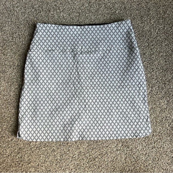 S.C & CO Black & White Tummy Control Pull on Skort, Size Medium - Picture 1 of 9